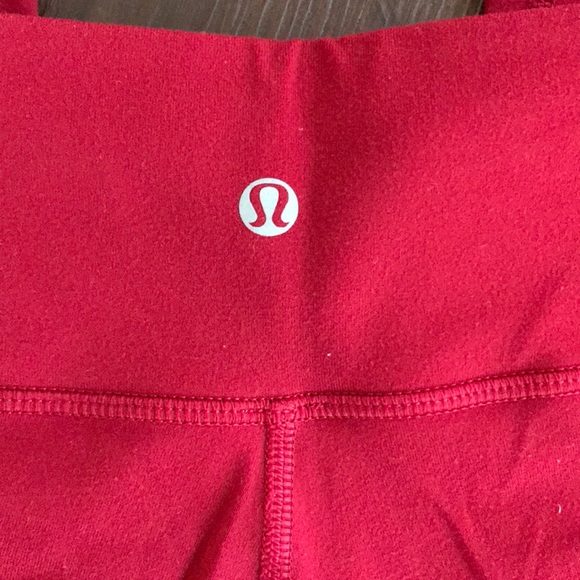 Lululemon red WU crops - Picture 3 of 5